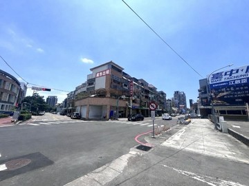 《旱溪街大面寬黃金角店/近74號》｜台中市東區旱溪街