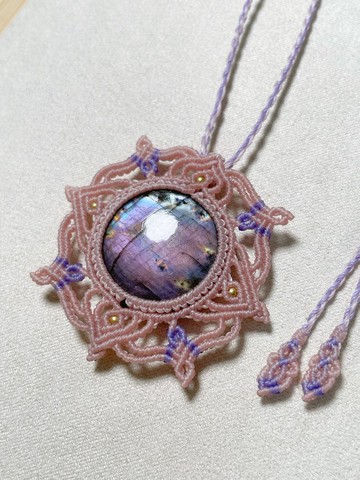 蠟線編織/曼陀羅拉長石項鍊