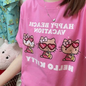 三麗鷗黑皮HelloKitty印花短袖T恤純棉男女可愛上衣 夏威夷黑皮Kitty短袖 三麗鷗短袖 舒適短袖 KT T恤