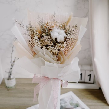 【快速出貨】永生玫瑰花束-燕麥色 不凋花 告白 情人節 生日禮物