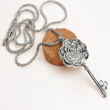 水晶項鍊 毛衣鍊-古典玫瑰鑰匙設計生日情人節禮物女飾品73jj35【獨家進口】【米蘭精品】