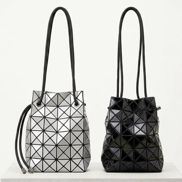 ISSEY MIYAKE WRING 三宅一生 BAOBAO 6x4 亮面幾何肩背水桶包-3色可選