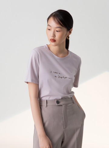 日常印花標與短袖上衣