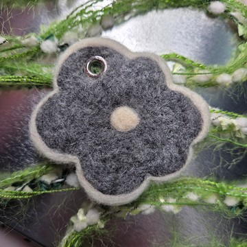 花花圈套組-羊毛氈小花吊飾&手織毛線髮圈