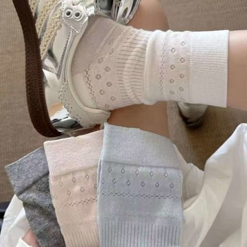 奶油鏤空小花 夏季 薄襪 中筒襪 3/4襪 襪子 台灣現貨 女襪 潮襪 學生襪 文青襪  百搭 透氣 日韓