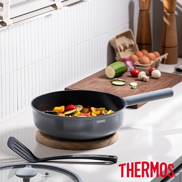 【THERMOS膳魔師】鈦強化不沾鍋 單柄附蓋深煎鍋28cm(TMP-F28D-DGY)