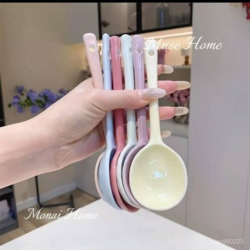 【店鋪熱銷】ins高顔值可愛長柄喝湯陶瓷喫飯飯勺家用甜品湯匙湯勺勺子調羹 EZER