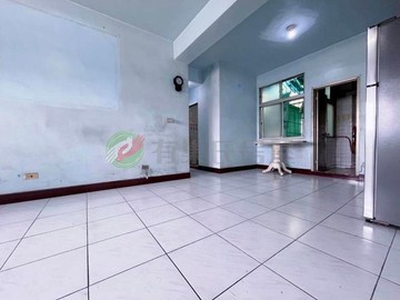 臨凱旋二聖輕軌☆大坪數公寓 ｜高雄市前鎮區凱旋三路