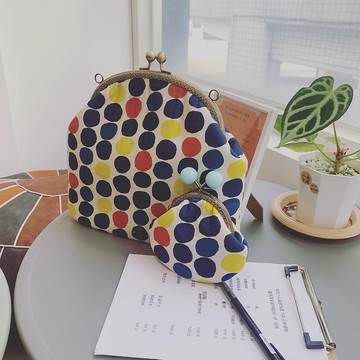 神秘點點弧形口金包【母親節禮物】