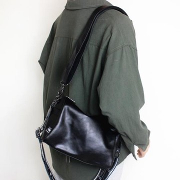 簡約潮牌斜背包旅行潮流休閑單肩斜挎包男軟皮ipad小挎包女男包潮