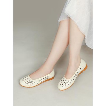 真皮媽媽鞋涼鞋女2025春夏新款低跟軟底平底洞洞鞋中老年大碼女鞋