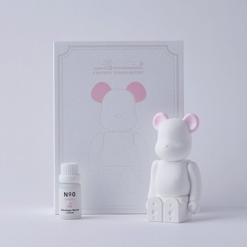 施點香香魔法【日本BE@RBRICK】庫博力克香氛熊馬卡龍彩色耳朵版 (馬卡龍粉-櫻桃味香氛) 香氣 紓壓 擴香 居家擺設 好友 生日禮 情人節禮物