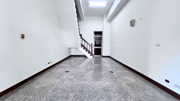¥自由黃昏市場新民國小臨8米路樓店｜高雄市左營區菜公一路