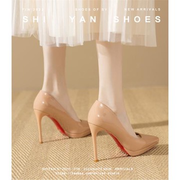 紅底裸色高跟鞋防水臺不累腳小碼走秀單鞋漆皮細跟御姐大碼職業鞋