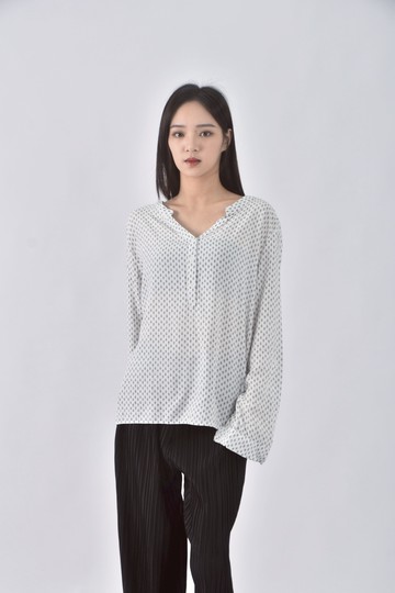 (L) net質感V領白色長袖上衣