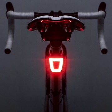 ROCKBROS洛克兄弟旗艦店 尾燈 頭盔尾燈 自行車尾燈 公路車尾燈 夜騎警示燈 USB充電高亮防水尾燈 騎行尾燈