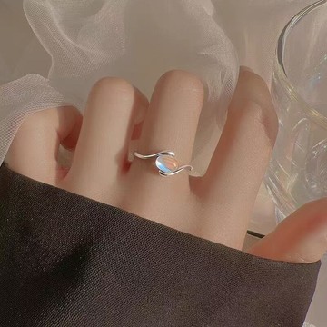 免運🔥橢圓月光石戒指女ins小衆設計高級感開口可調節輕奢指環時尚尾戒銀飾 戒指 開口戒指 女生戒指 單身戒指 尾戒 飾