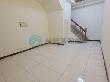 松【太平區東平路VS中和街｜臨路多功能1+2樓店】｜台中市太平區中和街
