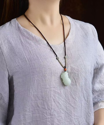 和田玉羊脂貔貅吊墜 寓意吉祥如意 雕工精緻 上身簡單大方