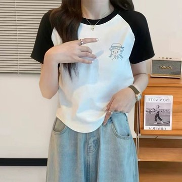 胖胖美依 上衣 短袖T卹 印花上衣 簡約 學院風 S-2XL新款美式正肩短袖顯瘦短款設計修身撞色上衣-6856.