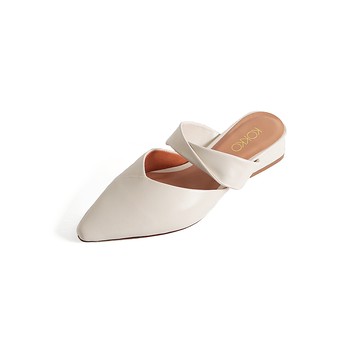 KOKKO隨性尖頭扭結柔軟綿羊皮低跟穆勒鞋白色