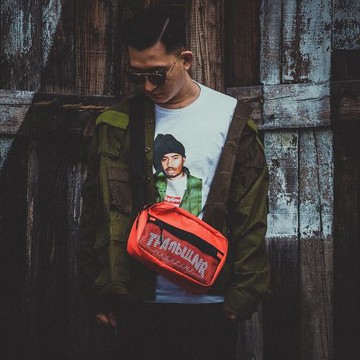 包販子胸包蹦迪反光腰包潮牌ipad斜跨包學生單肩包相機網紅小包