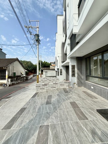 多戶可選員林超便宜門前停車全新完工別墅｜彰化縣員林市山腳路三段