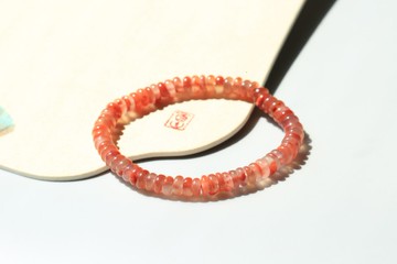 【南紅手鏈】半透的肌理透著溫潤感/上手襯得手腕又白又軟