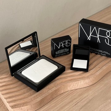 🐻[現貨✨第一名的打亮好評單品👑] NARS 裸光蜜粉 裸光幻彩蜜粉餅🆕新品歐若拉AUROR 小白餅10g 小樣1.8g
