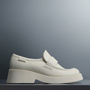 Giselle 漆面樂福鞋