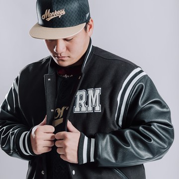 RM皮袖棒球外套-黑