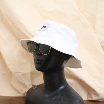 Back to Green::經典品牌漁夫帽款 nike白底 d-02 vintage cap