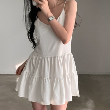ˏˋ 𝐻𝑒𝑦 𝑆𝑝𝑟𝑖𝑛𝑔 - ̗̀ 🌷⛅️ ̖́韓國chic新款法式簡約V領吊帶裙女減齡百搭娃娃裙