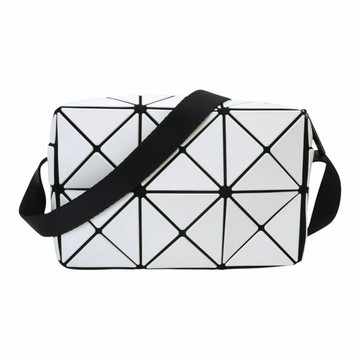 ISSEY MIYAKE  BAOBAO 幾何皮質立方肩/斜背包(奶油白)mini款