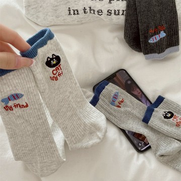 【太妮絲Z225】現貨 韓系 貓吃魚刺繡中筒襪 襪子 貓咪 魚魚 可愛 卡通 棉質 堆堆襪 百搭學生襪 保暖襪 撞色