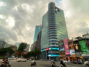 【室內152坪】捷運黃線純商辦★附三車位高樓景觀｜高雄市苓雅區光華一路