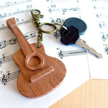 吉他原木鑰匙圈 - 客製化刻字 -【樂器系列】