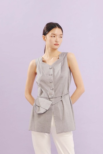 灰背心腰包上衣