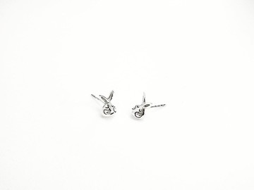 美麗新世界   邪惡兔耳環/耳針(實心/無電鍍)