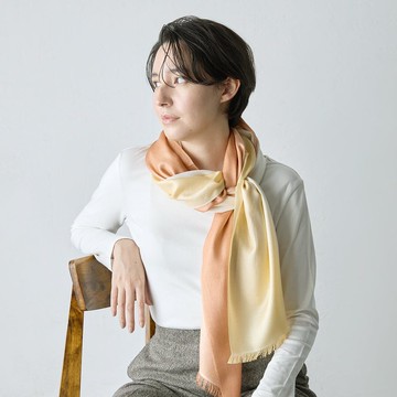 三色細緻絲質圍巾-橘黃色