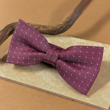 霓光點紅領結-我總能一眼看出你的與眾不同 像聚光燈般閃耀著