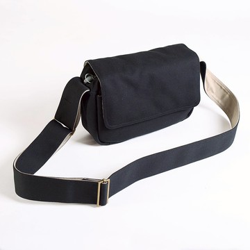 黑色隨身相機包/內卡其色