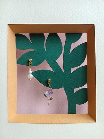 可愛小花耳環(綾)單邊真珠款式