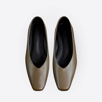 極簡方頭通勤奶奶鞋 | 西班牙手工製 | 超軟真皮平底鞋