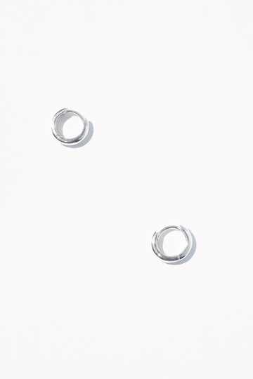 Round Huggie Earring 弧形圈圈耳環
