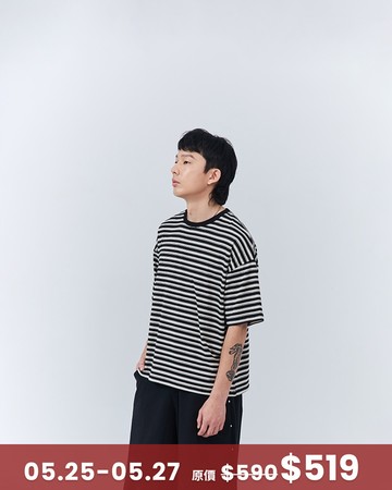 男裝 配色條紋寬版短袖上衣-黑 M/L/XL