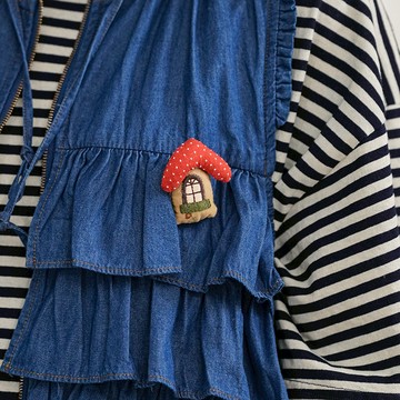 蘑菇屋造型胸針791094