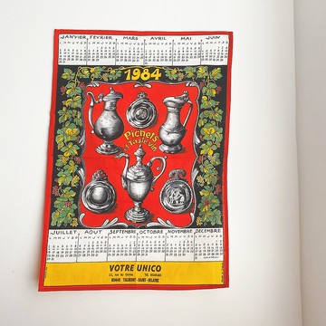 法國 1984年 老件 月曆 茶巾 / 掛布 (復古的裝酒罐子)