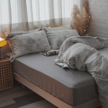 棉床本舖｜湖畔煙村 ❱ 60s萊賽爾天絲™-床包 - D1雙人床包組/含枕套