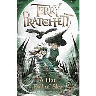 A Hat Full of Sky A Tiffany Aching Novel (Paperback)